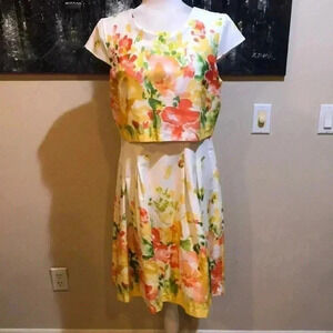 COVINGTON Vibrant Floral One Piece Pleated Dress Crop Top Overlay & Cap Sleeves